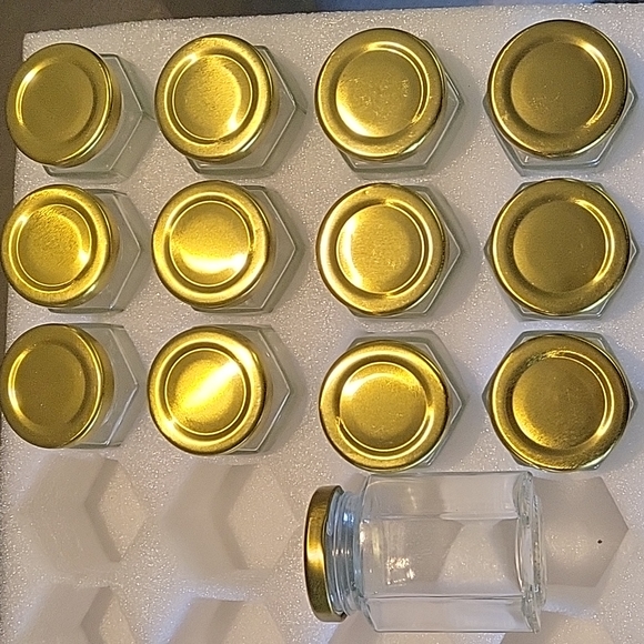 Kitchen 4 Oz Gold Top Glass Mason Jars Quantity 13 New Without Tags